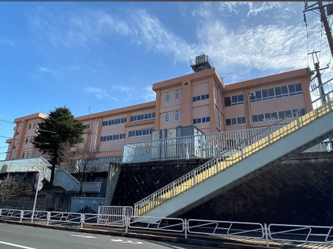 八王子市立長房中学校まで1590m