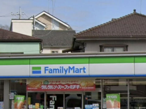 ファミリーマート日本文化大入口店 550m