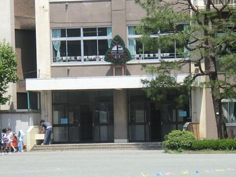 八王子市立上壱分方小学校まで約472m