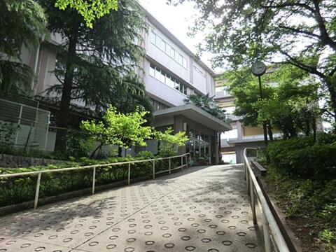 川崎市立西生田中学校まで約409m