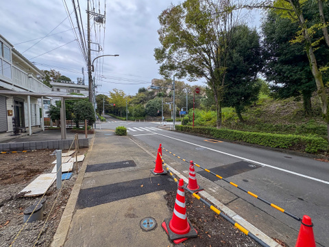 前面道路を含む現地外観写真(2026.9.27撮影)