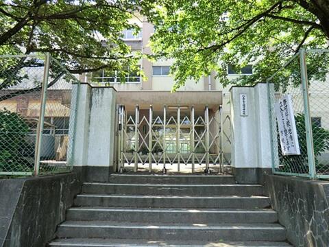八王子市立横川中学校まで約812m