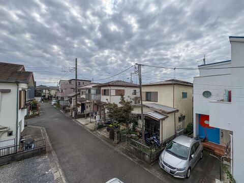 ここから見渡すと澄み渡る青い空に、心地よい風と暖かい日差しが駆け巡ります。