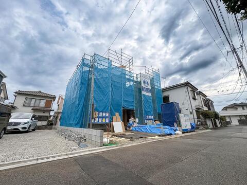 JR青梅線「牛浜」駅徒歩6分の好立地。完成前の資料請求や周辺環境のご案内も随時受付中です。