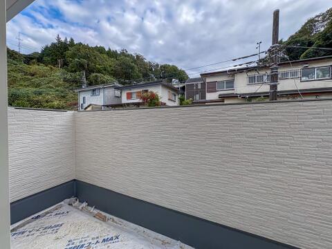 暖かな日差しと心地よい風が、洗いたての洗濯物に爽やかな香りをまとわせ、パリッと気持ちよく乾かしてくれます。