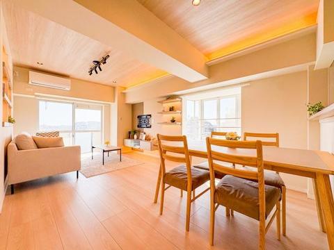 リフォームにより美しく生まれ変わった住まいは、新築のような清潔感と快適さが広がります。設備や内装が一新され、気持ちよく新生活をスタートできるため、安心して住み始められる物件です。