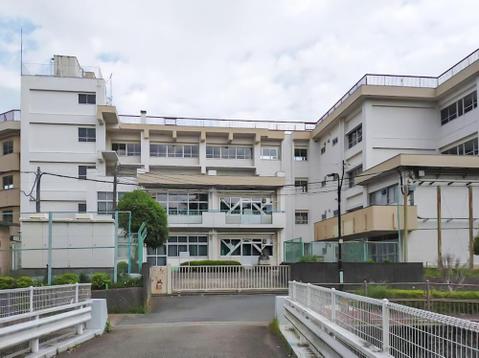 町田市立南大谷中学校まで約2200m