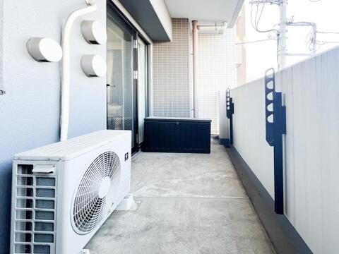 陽当たり、風通しともに良好なバルコニースペース。