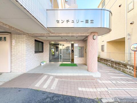 静かな住宅街に位置しており、騒音を気にせずリラックスした毎日を楽しめます。安心感のある環境が整っているため、小さなお子様がいるご家庭や静かに暮らしたい方にもぴったりの立地です。