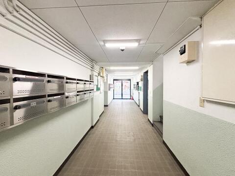 趣のあるエントランススペースの様子。マンションの顔とも言うべき場所です。