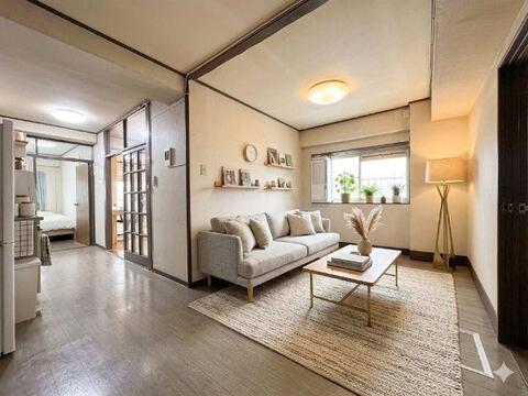 家具配置のしやすい間取りとなっています。定期的に間取りを変えると気持ちをリフレッシュさせることができます。※生成AIを用いて実際のお写真にCG加工が施されています。
