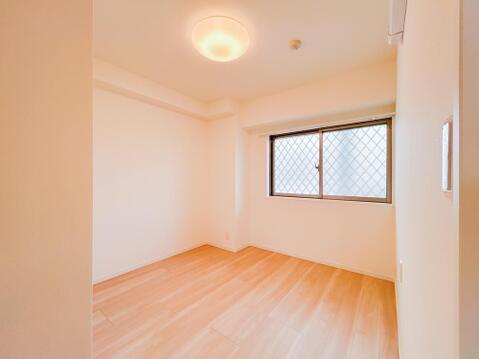 心と体をゆったりと安らげる主寝室。一日の疲れを癒すだけでなく、落ち着ける空間です。