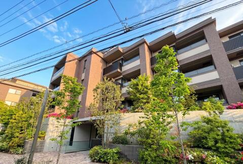 美しく整った外観は、資産価値の証。新築未入居の輝きと共に、新しい家族の歴史を刻むに相応しい佇まい。