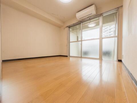 家族とのコミュニケーションを促進する拘り設計。快適な居住空間を演出し、都市型生活をより潤いある時間へ代えてくれます。