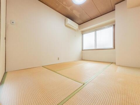 和室があることで落ち着きと癒しの空間が生まれます。来客時の客室としても利用できますし、お子様のプレイルームやお昼寝に最適なお部屋です。