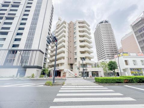 物件の陽当りや通風・仕様設備やお部屋の大きさの比較、近隣・周辺環境や街並みなど、資料には掲載していない情報が現地にはたくさんあります。 是非一度、現地をご確認ください。