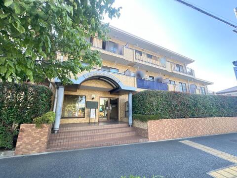 外観も綺麗に保たれています。現地でしか分からないことがたくさんありますので、ぜひお気軽にお問合せください。