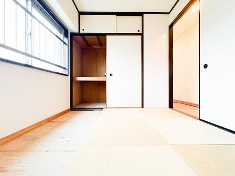 趣ある和室。畳の香りが心を落ち着かせてくれる空間です。※リフォーム中のお写真になります。