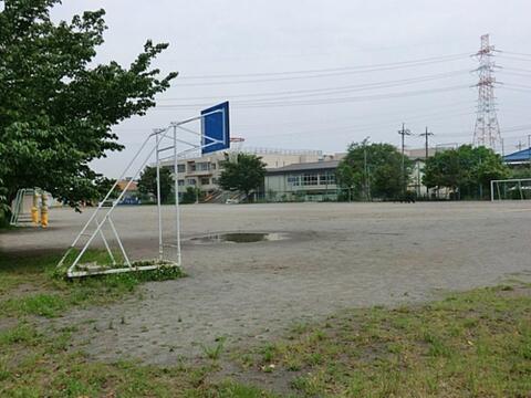 稲城市立稲城第六小学校まで約477m