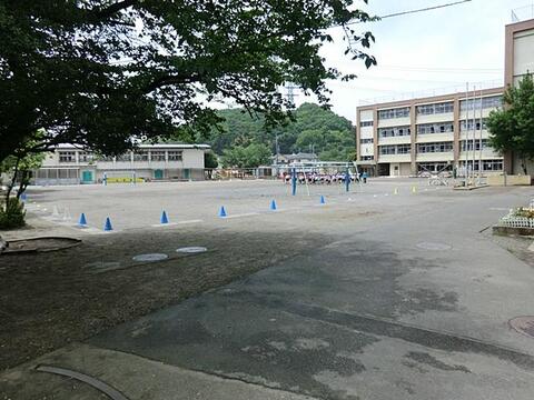 稲城市立稲城第三小学校まで約534m