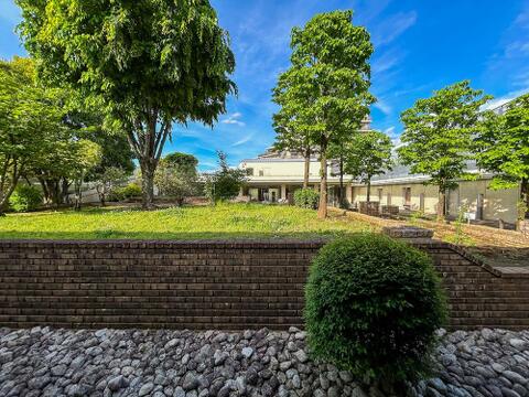 共用部分の美しい管理が印象的なマンション。清掃が行き届いており、住む人や来客にとっても心地よい空間が広がります。清潔感が保たれているため、安心して生活を楽しめる住まいです。