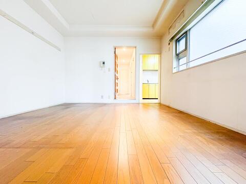 ※リフォーム前の写真になります。温かみのある空間が、丁寧なリフォームによってさらに魅力的で快適な住まいへと生まれ変わります。綺麗に仕上がるプロの技にご期待ください。