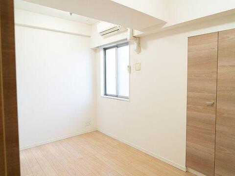 全ての居室にしっかりとしたクローゼットが備わっているため、お子様が成長して荷物が増えても安心。