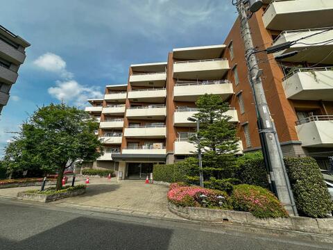 流行に左右されず、将来にわたって価値が継続する「上質」な佇まい。街に新たな価値をもたらし続けてくれます。