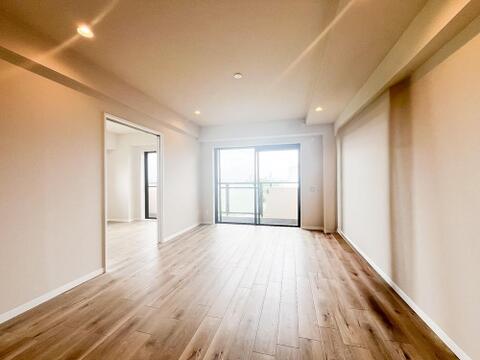 住まう人の感性を刺激する上質なリノベーション空間。
