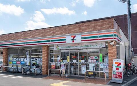 セブンイレブン小作駅西口店まで約725m