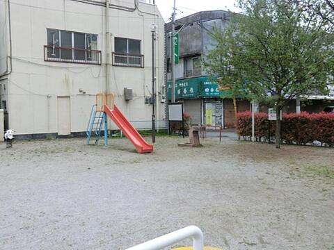 玉川町四丁目児童遊園まで約651m