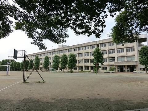 多摩市立聖ヶ丘小学校まで約894m
