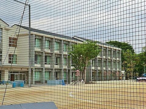 日野市立日野第一中学校まで約1800m