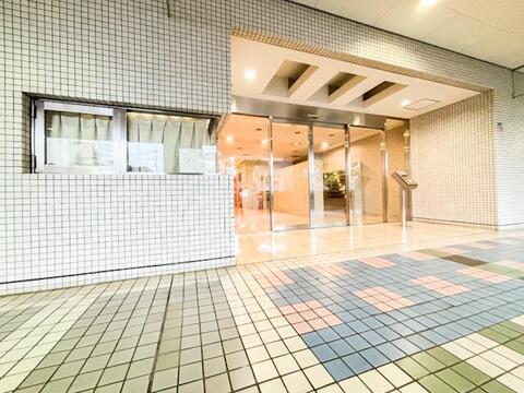 共用部分が清潔に保たれており、管理が行き届いているマンションです。住む人が気持ちよく利用できる空間が広がり、安心して快適に過ごせる住環境が整っています。