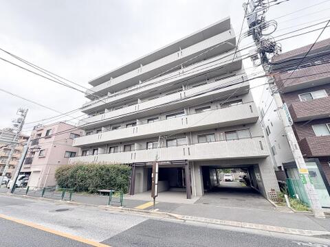 流行に左右されず、将来にわたって価値が継続する「上質」な佇まい。おしゃれな雰囲気や自然の潤い、親しみやすさといった個性を、街に新たな価値をもたらし続けます。