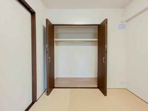 全居室に収納を完備しておりますので、いつでもお部屋をすっきりとお使い頂けそうです。