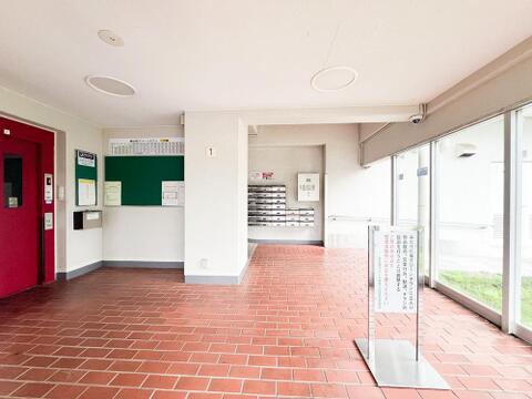 共用部分が清潔に保たれており、管理が行き届いているマンションです。住む人が気持ちよく利用できる空間が広がり、安心して快適に過ごせる住環境が整っています。