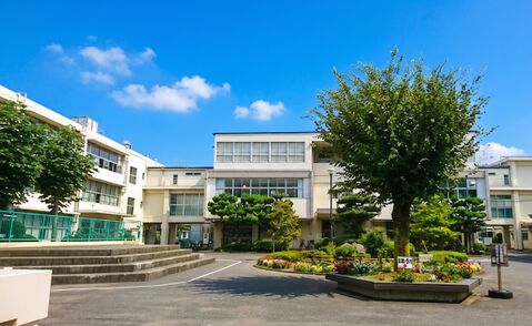 東村山市立久米川小学校まで約392m