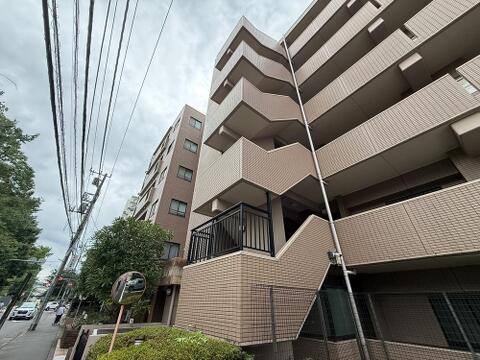 学校・スーパーが徒歩圏内!生活至便なリノベ済みの3LDK。