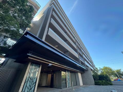 コミュニティの良さが詰まったマンション。共用施設や緑地が豊かで、交流の場が多いため、にぎやかで温かみのある暮らしが楽しめます。安心感と心地よさが広がる環境です。