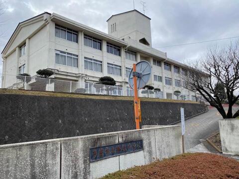 多摩市立南鶴牧小学校まで約1300m