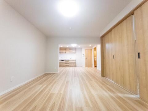 落ち着いた雰囲気のリビングは、使い勝手の良さと居心地の良さが大きな魅力です。