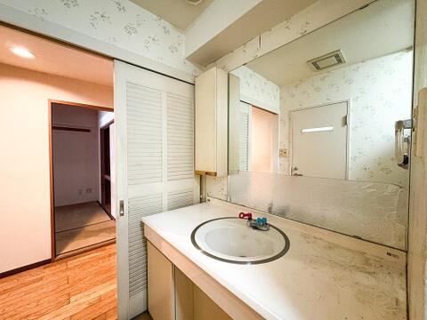 ※リノベーション前の写真毎日のお買い物も便利なエリアで暮らしやすさを実現するための住環境が整っています。