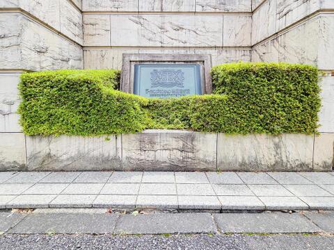 規模の大きなマンションは、共用施設や緑地スペースが豊富で、毎日の生活にゆとりをもたらしてくれます。多くの住民との交流があることで、地域に根差した安心感とにぎやかな暮らしが楽しめます。