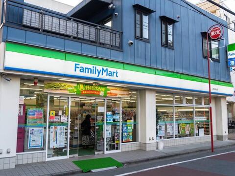 ファミリーマート調布駅北店まで約246m