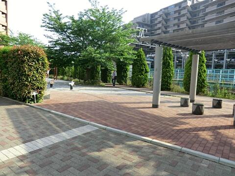 羽衣西公園まで約902m