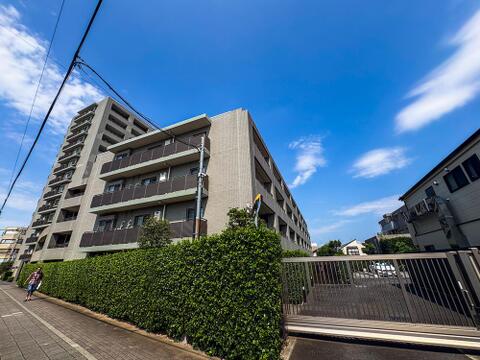 新規リフォーム完成予定。日差し注ぐ南向きのリビング。爽やかな風が抜ける住まい