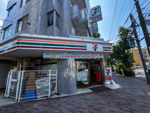 セブンイレブン世田谷1丁目店まで約72m