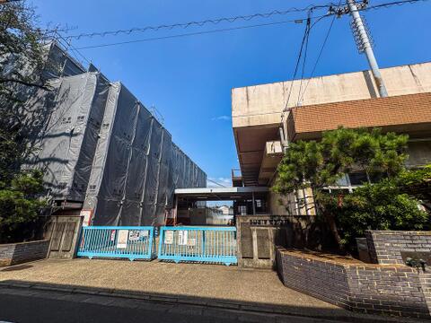 世田谷区立弦巻中学校まで約1043m