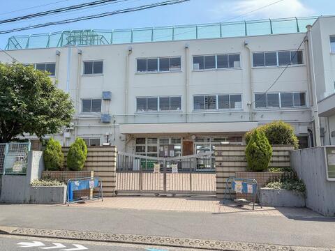 世田谷区立弦巻小学校まで約417m
